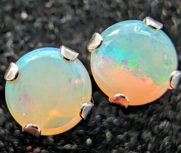 $200 10K Genuine Opal 4Mm Earrings