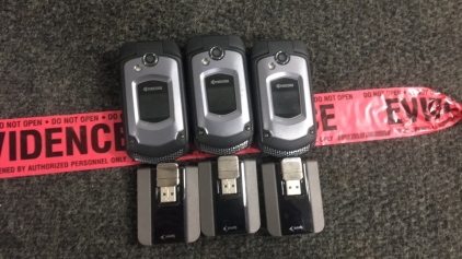 (3) Flip Phones, (3) USB Sticks