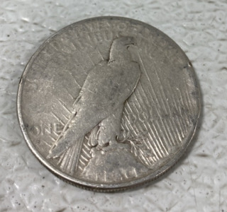 (1) 1926 Peace Dollar 90% Silver