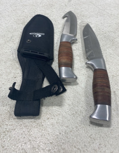 (2) Mossy Oak Dark Leather Handled Hunting Knives