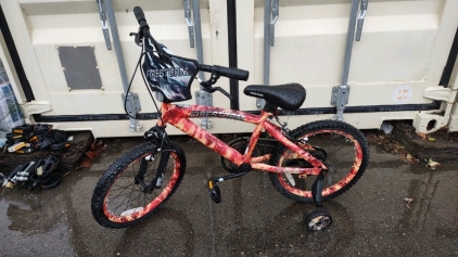 18" Dynacraft Firestorm (Red Lightning Storm) w/Training Wheels