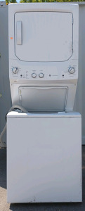 (1) General Electric Washer/Dryer Stacking Combo