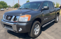 2010 NISSAN TITAN - 4X4!