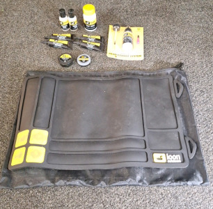 (1) LOON OUTDOORS FLY TYING MAT, & ASSORTED FLY FISHING/TYING SUPPLIES