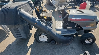 Riding Mower, 17HP Kohler, LT2000, Craftsman