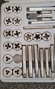 (1) TAP & DIE KIT W/CASE