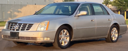 BANK REPO - 2008 CADILLAC DTS - HEATED SEATS