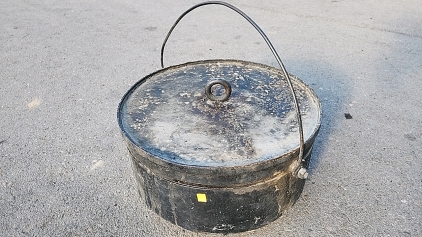 Dutch Oven (Cast Iron)