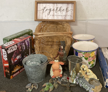 Star Wars Trivia Game, Christmas Tree Stand, Variety Home Decore. Please Inspect.