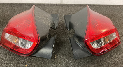 Headlights (Ford Focus), Please Inspect.