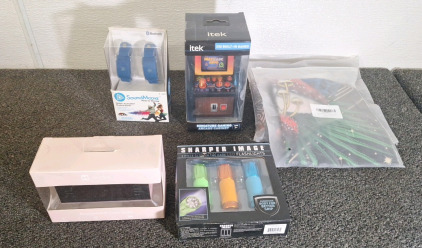 (1) BLUETOOTH FM CLOCK RADIO, (3) LED FLASHLIGHTS, (1) ITEK MINIATURE GAMING ARCADE & MORE
