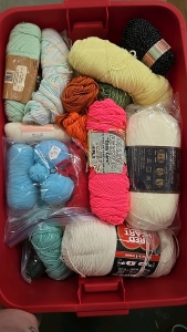 (1) Medium Size Tote of Yarn