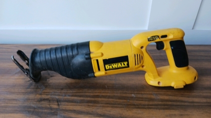 Dewalt 18v Battery Powered Reciprocating Saw