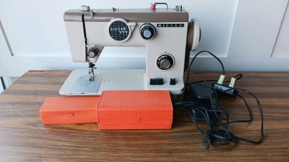 Vintage Riccar 777 Sewing Machine