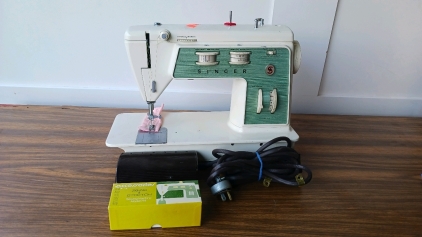 Singer Model 714 Sewing Machine