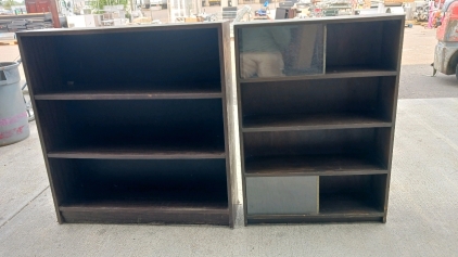 2) Bookshelves 40x38, 40x28