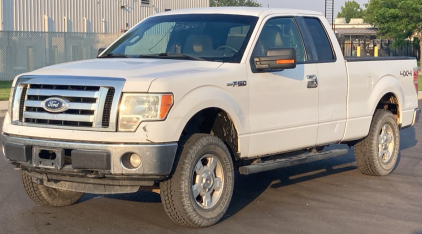 2011 FORD F-150 - 4X4!