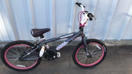 Pink Mongoose Kid&rsquo;s Bike