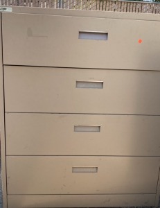 Filing Cabinet 41.5x19x50)