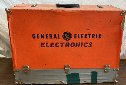 GE- General Electric Electronics Case W/Tubes