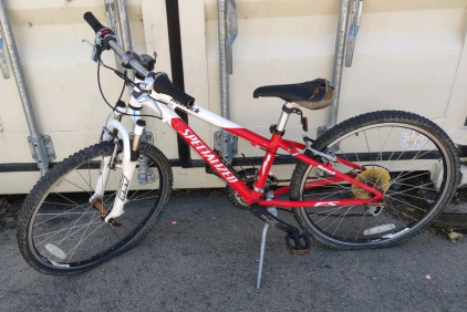 24" Hotrock Specialized (White/Red) Bike