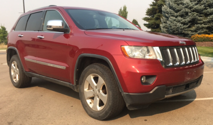 2013 JEEP GRAND CHEROKEE - 4X4 - TOUCHSCREEN NAVIGATION!