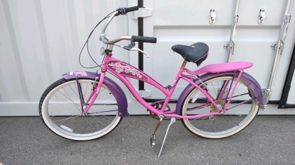 26" Manhattan Flyer Deluxe 6 (Pink/Purple) Bike
