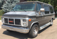 1990 GMC VANDURA 2500 - COUCH - LOTS OF STORAGE! - 2