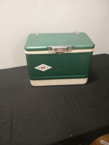 (1) Coleman Cooler