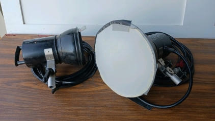 2) Speedtron Photography Studio Lamps 102 102A