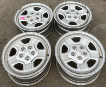 (4) 16’ Jeep Wheels With Center Caps