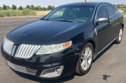 2009 LINCOLN MKS - AWD!