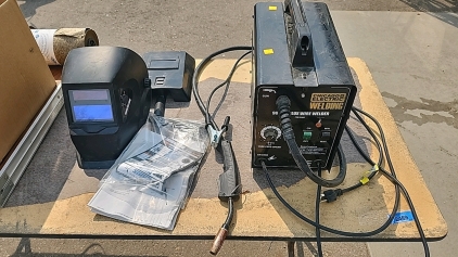 Chicago Electric 90 Amp Flux Wire Welder w/ Mask