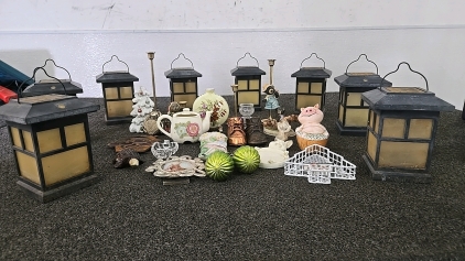 (8) Solar Lanterns (18) Knickknacks (1) Picture Frame (1) Small Decorative Tree Basket (1) Apple Basket Shaped Coaster (4) Candlestick Holders