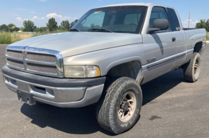 2001 DODGE RAM 2500 - 4X4 - AFTERMARKET STEREO!