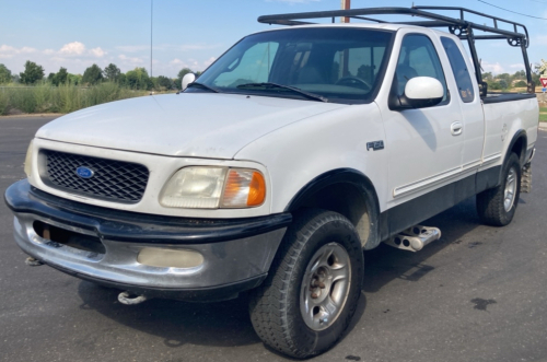 1997 FORD F-150 - 4X4!