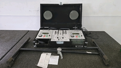 (1) American DJ Q-Deck Q-2221 PROformer Plus Pro-DJ2 with Stand