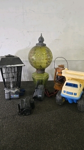 (1) Large Stinger Bug Zapper (1) Large Antique Green Oil Lantern (1) Tonka Dump Truck (1) Camping Lantern (1) Zoom Cam (1) JVC videomovie GR-AX30 (1) Sony MVC-FD83 Digital Mavica