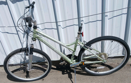 26" Schwinn MiraMar Bicycle (Green)