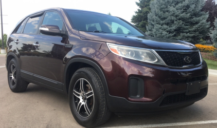 2014 KIA SORENTO - AFTERMARKET WHEELS - TINTED WNDOWS!