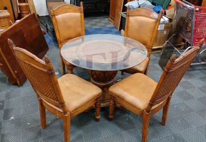 (1) Dining Room Table w/ 4 Chairs - 38" Round Glass