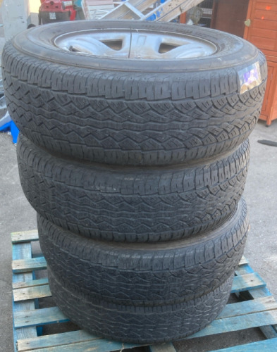 (4) ST5000 All Season P235/70R16 Tires