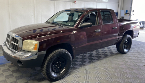 2005 Dodge Dakota - 4x4 - 4-Door Cab!