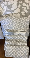 Twin/Full Reversable Bed Set, 4 Throw Pillows & Bamboo Pillow - 2