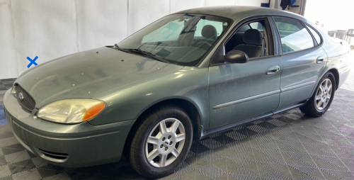 2006 Ford Taurus - 33,000 Miles!