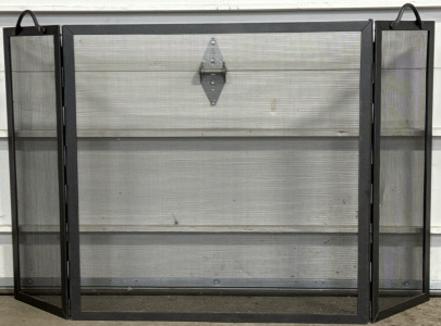 (1) Metal Trifold Fireplace Screen