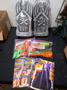 12 Styrofoam Halloween yard decorations punkin carving kits and patterns