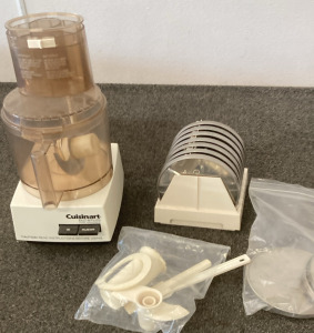 CUISINART DLC-8 PLUS FOOD PROCESSOR. INCLUDING ATTACHMENTS AND COVER. PLEASE INSPECT.