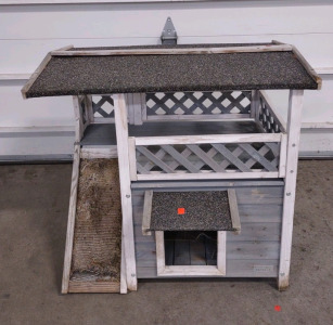 30"x 22½"x 28" Wooden Cat House (Gray)