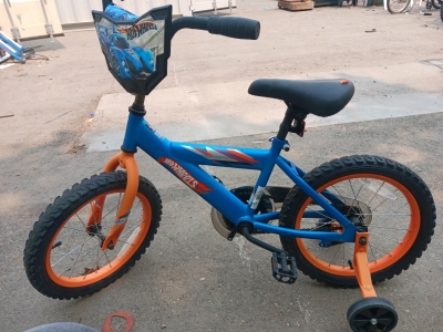 Hot wheels kids bike